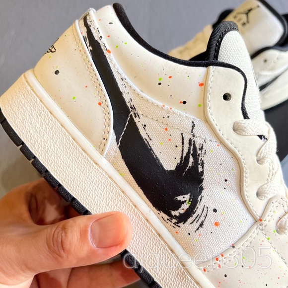 Air Jordan 1 Low SE GS Sail - Picture 2 of 10